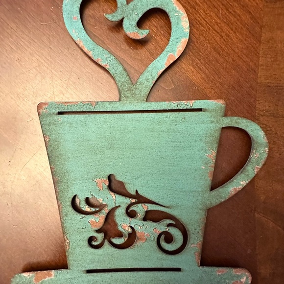 Set of 4 metal coffee mug decor. - Picture 6 of 12